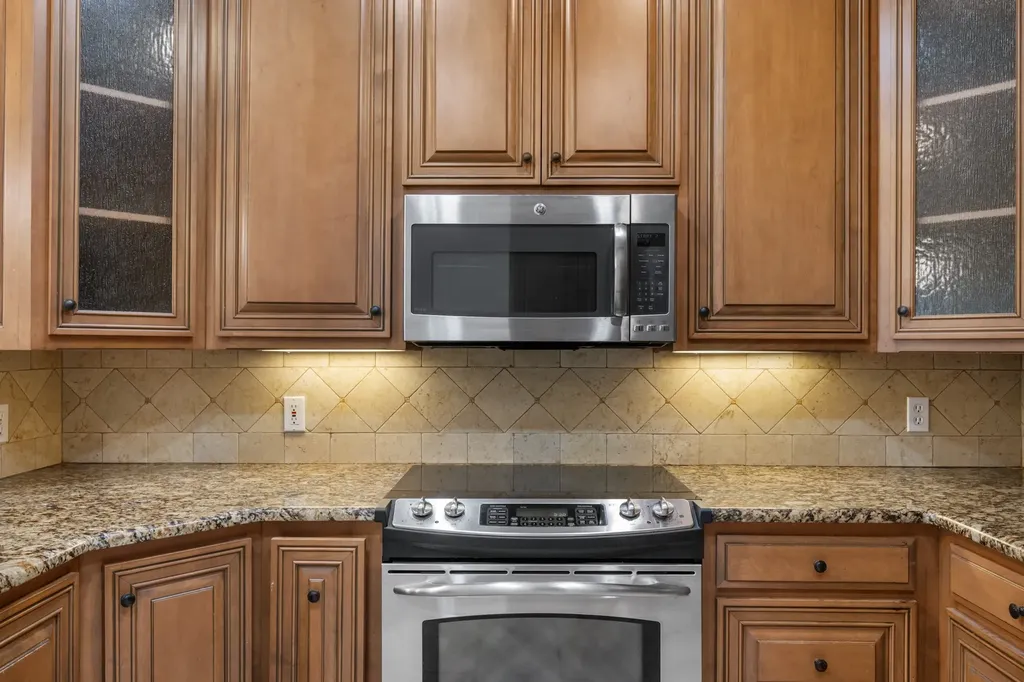 3317 Tiverton Court Arlington TX 76001