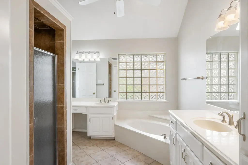 3317 Tiverton Court Arlington TX 76001