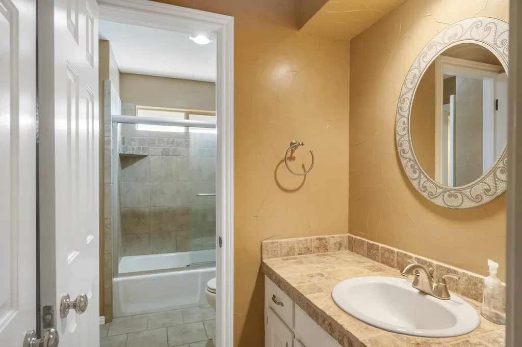 3317 Tiverton Court Arlington TX 76001