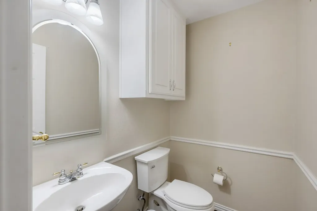 3317 Tiverton Court Arlington TX 76001