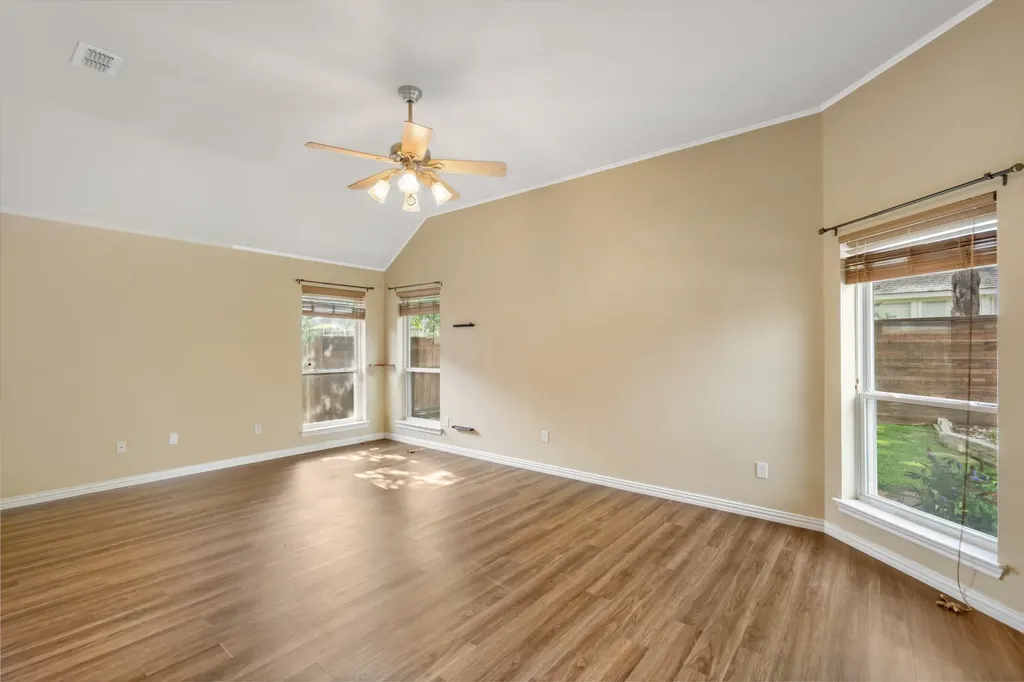 3317 Tiverton Court Arlington TX 76001