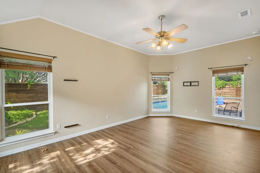 3317 Tiverton Court Arlington TX 76001