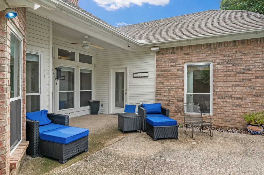 3317 Tiverton Court Arlington TX 76001