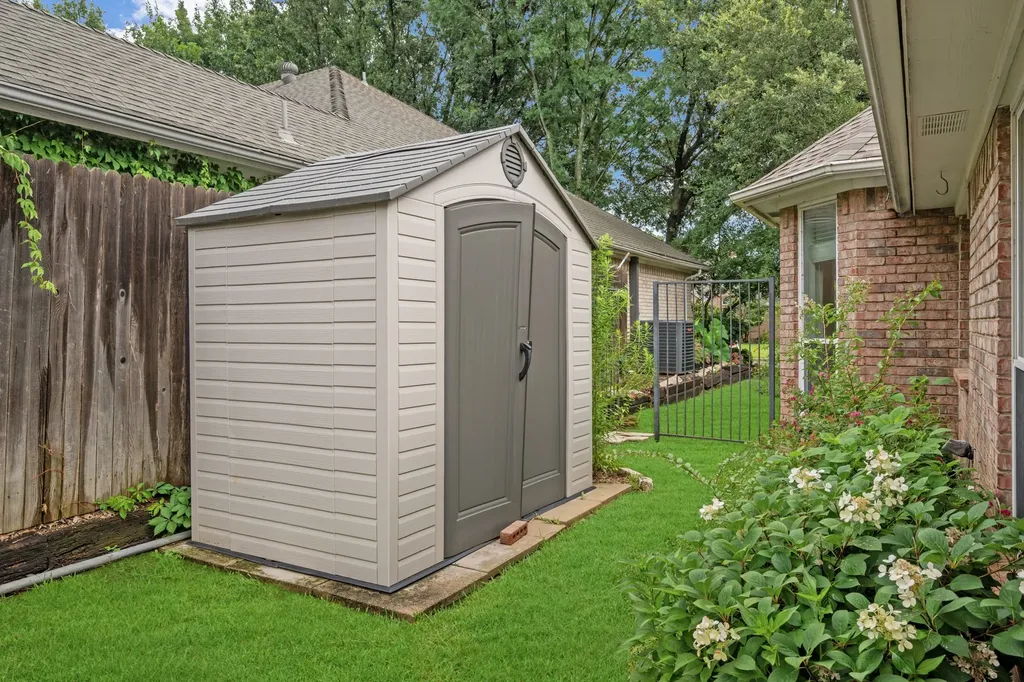 3317 Tiverton Court Arlington TX 76001