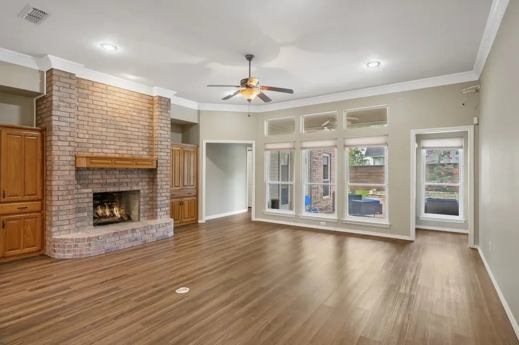 3317 Tiverton Court Arlington TX 76001