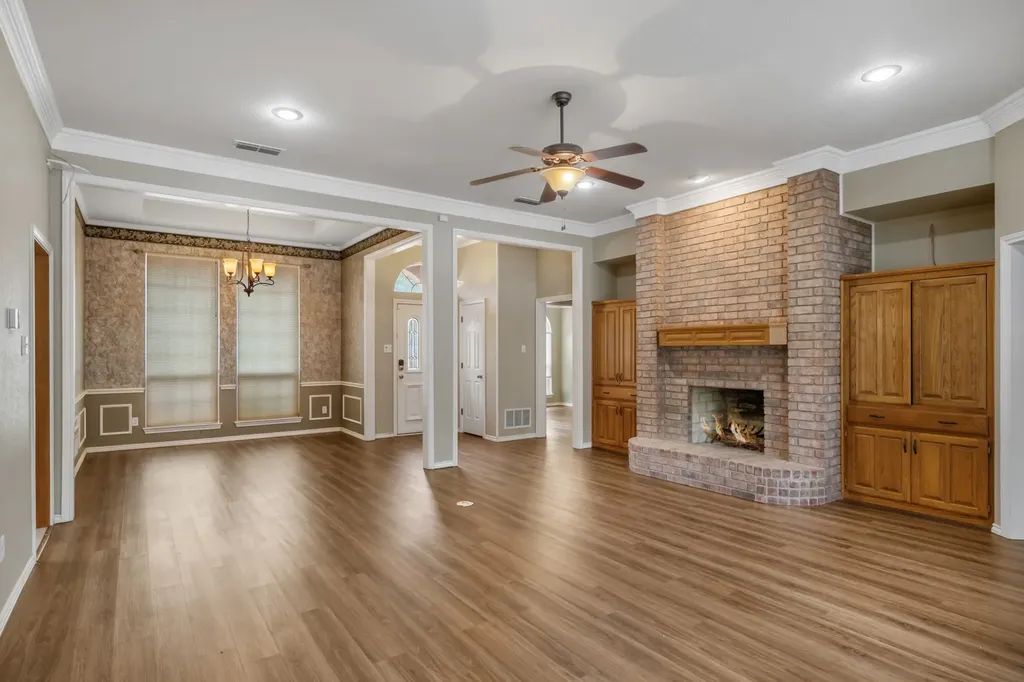 3317 Tiverton Court Arlington TX 76001