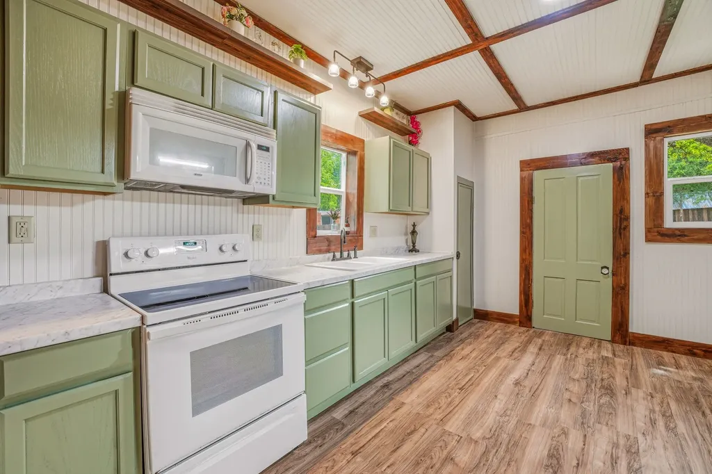 255 Glenn Street Bluff Dale TX 76433