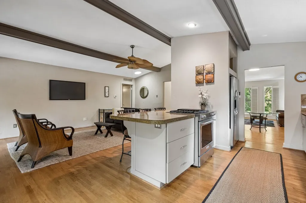10832 Creekmere Drive Dallas TX 75218