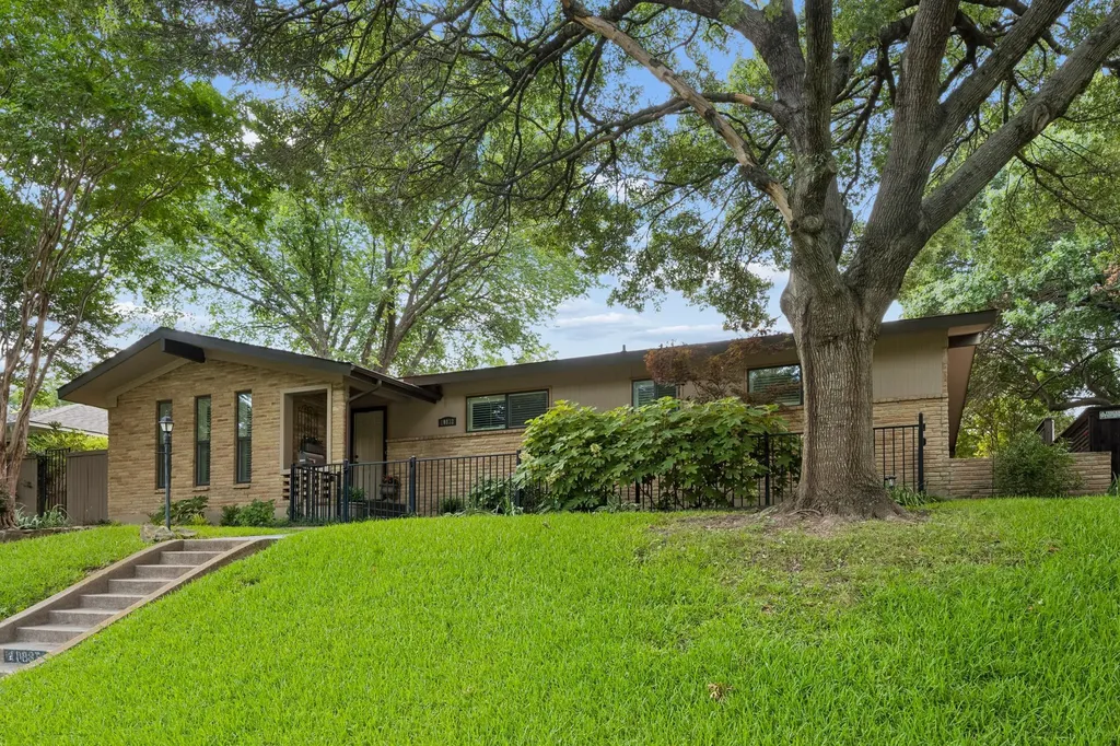 10832 Creekmere Drive Dallas TX 75218