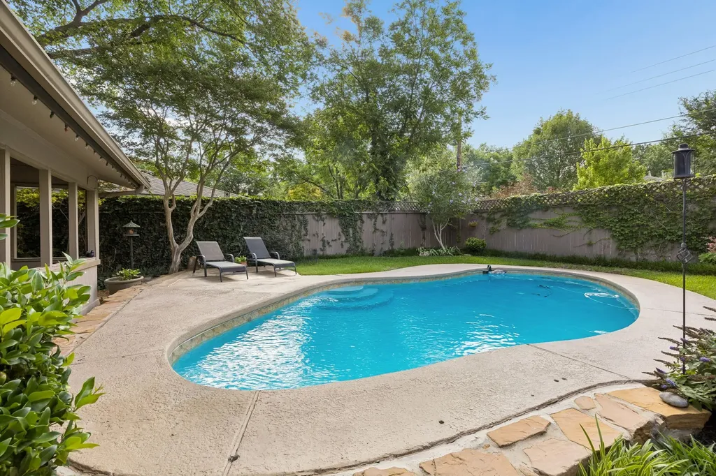 10832 Creekmere Drive Dallas TX 75218