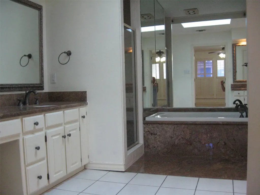 5200 Ledgestone Drive Fort Worth TX 76132