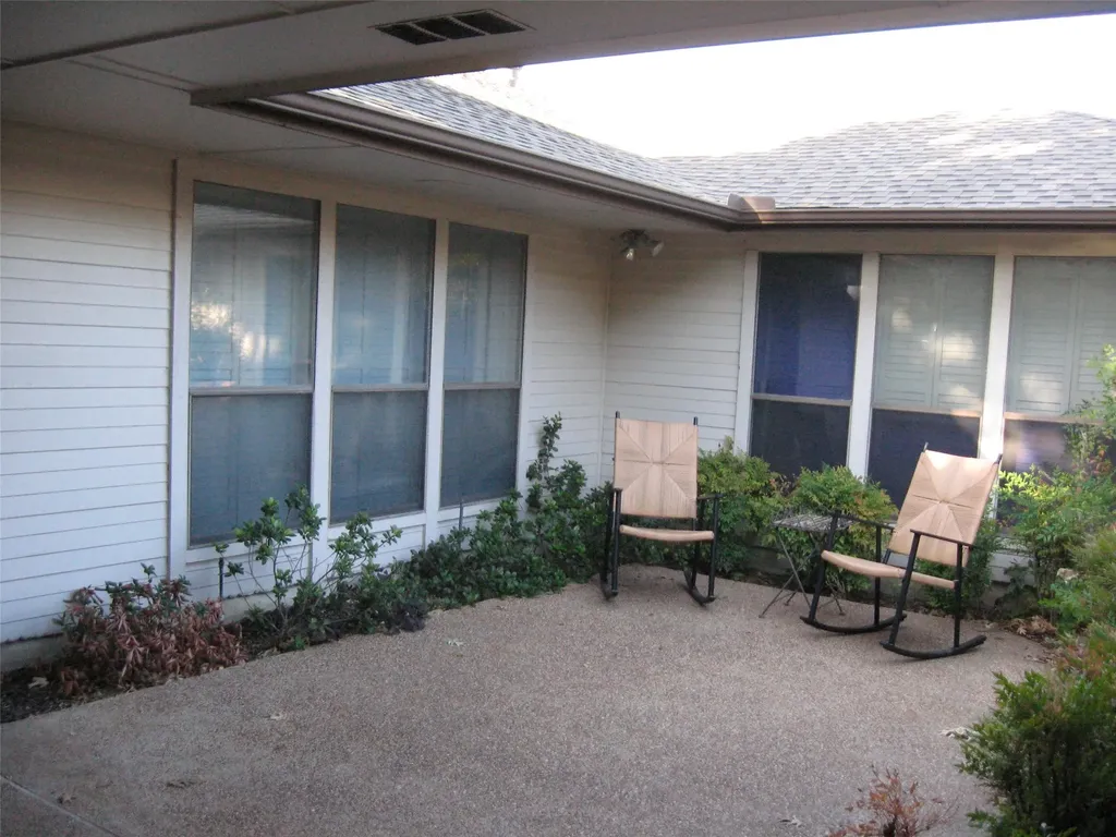 5200 Ledgestone Drive Fort Worth TX 76132