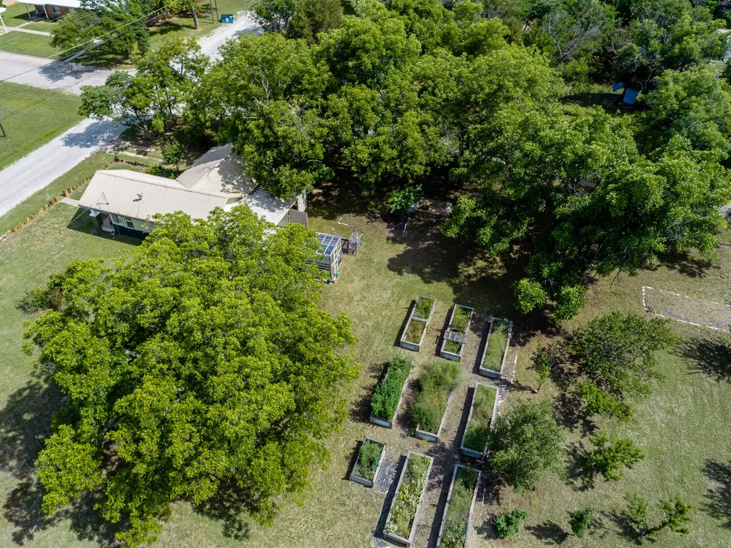 801 N Avenue A Corner N Cross Plains TX 76443
