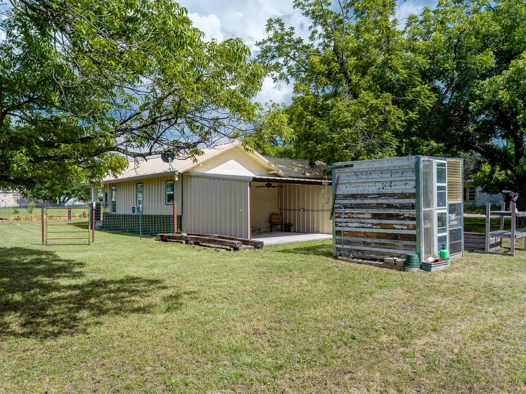 801 N Avenue A Corner N Cross Plains TX 76443