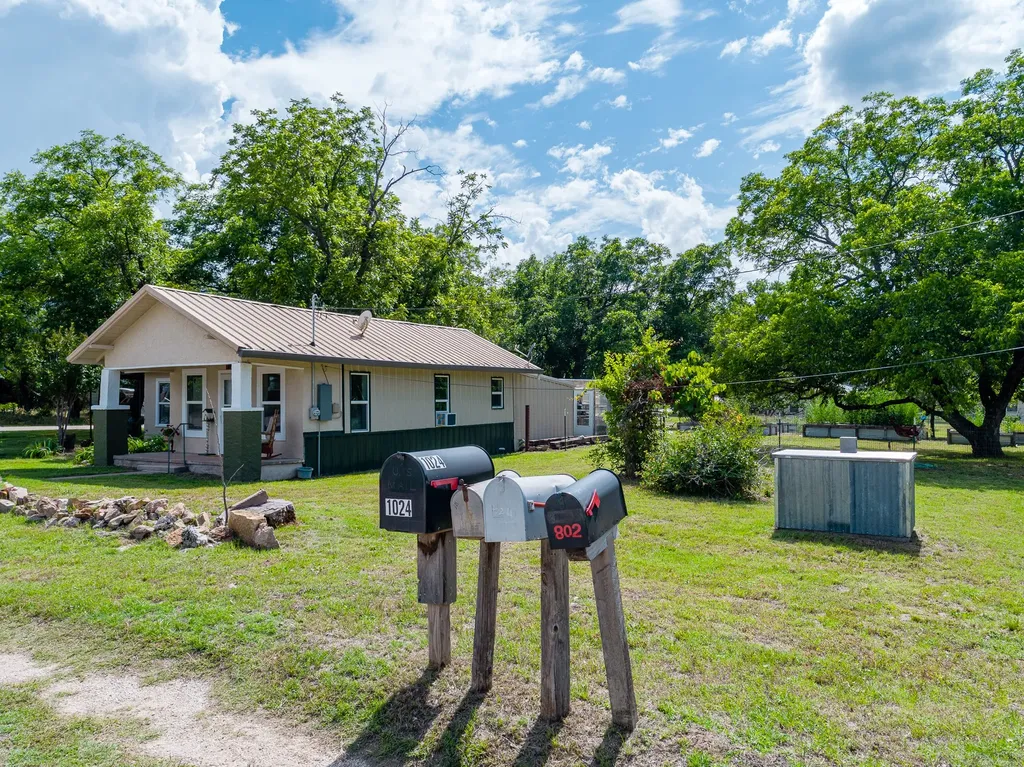 801 N Avenue A Corner N Cross Plains TX 76443