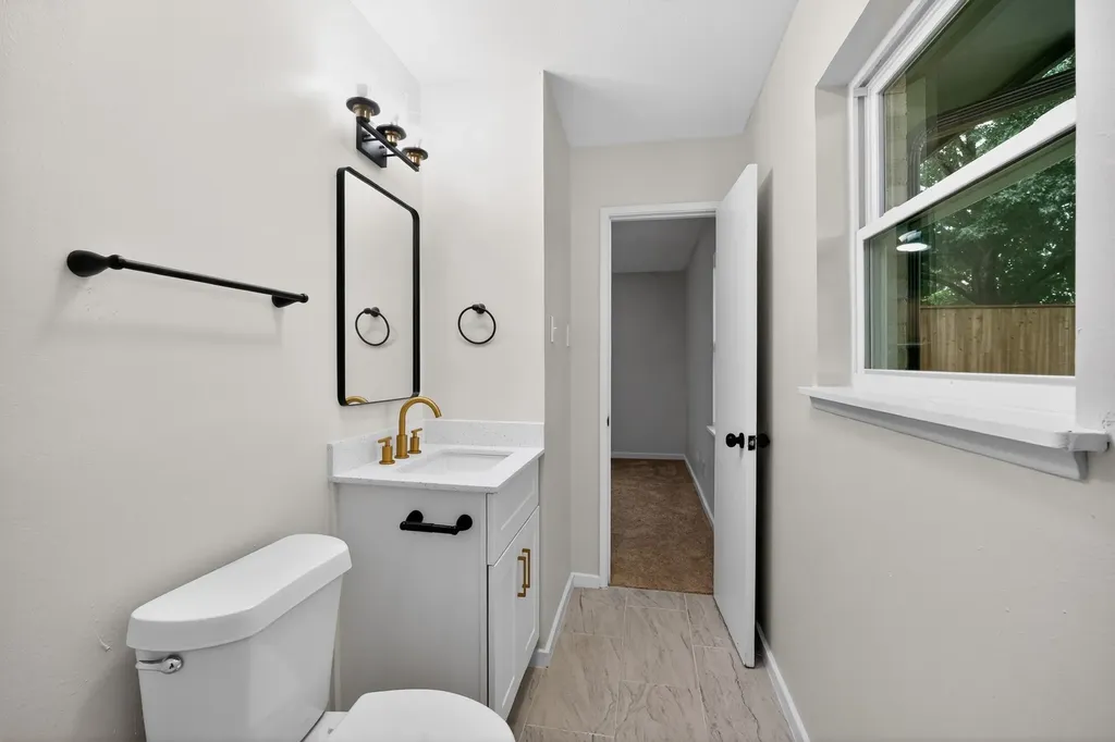 8617 Flicker Lane Dallas TX 75238