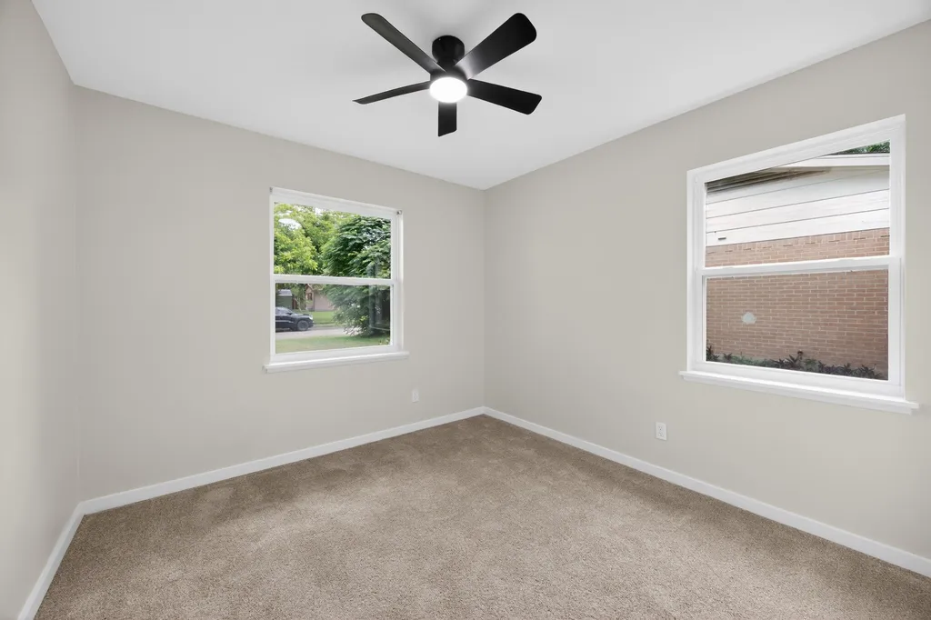 8617 Flicker Lane Dallas TX 75238