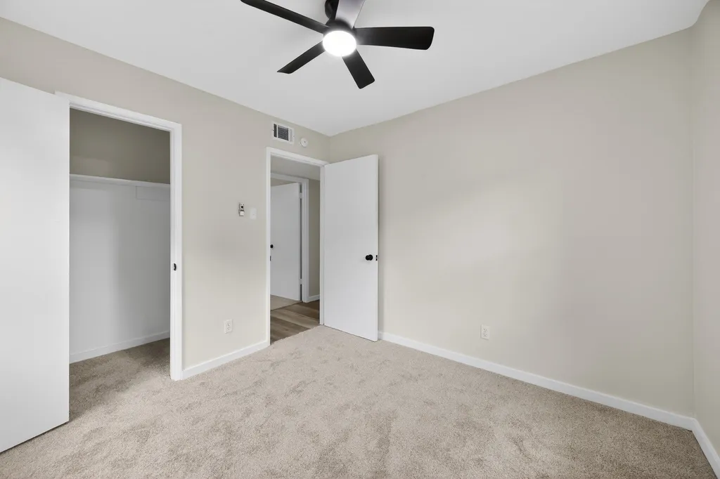 8617 Flicker Lane Dallas TX 75238