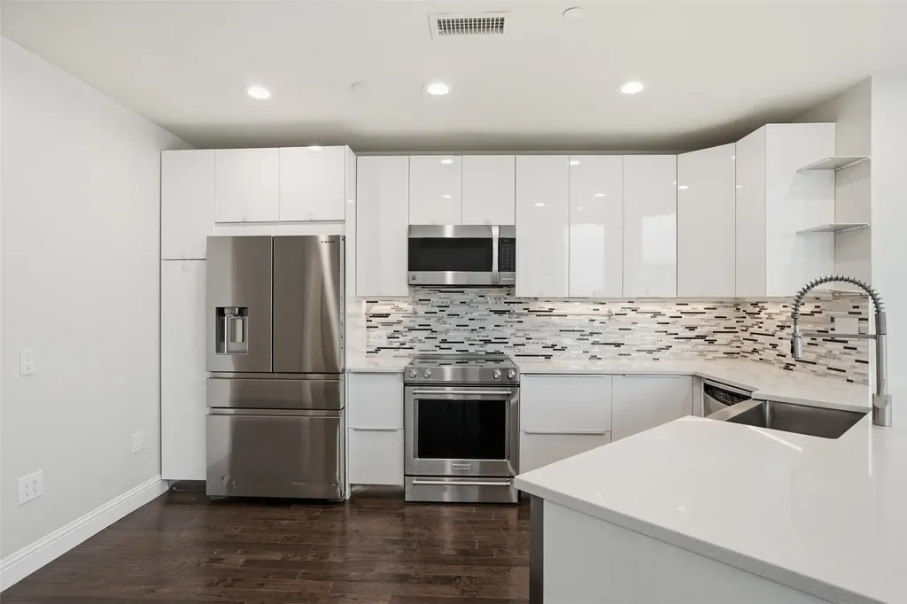500 Throckmorton Street Fort Worth TX 76102