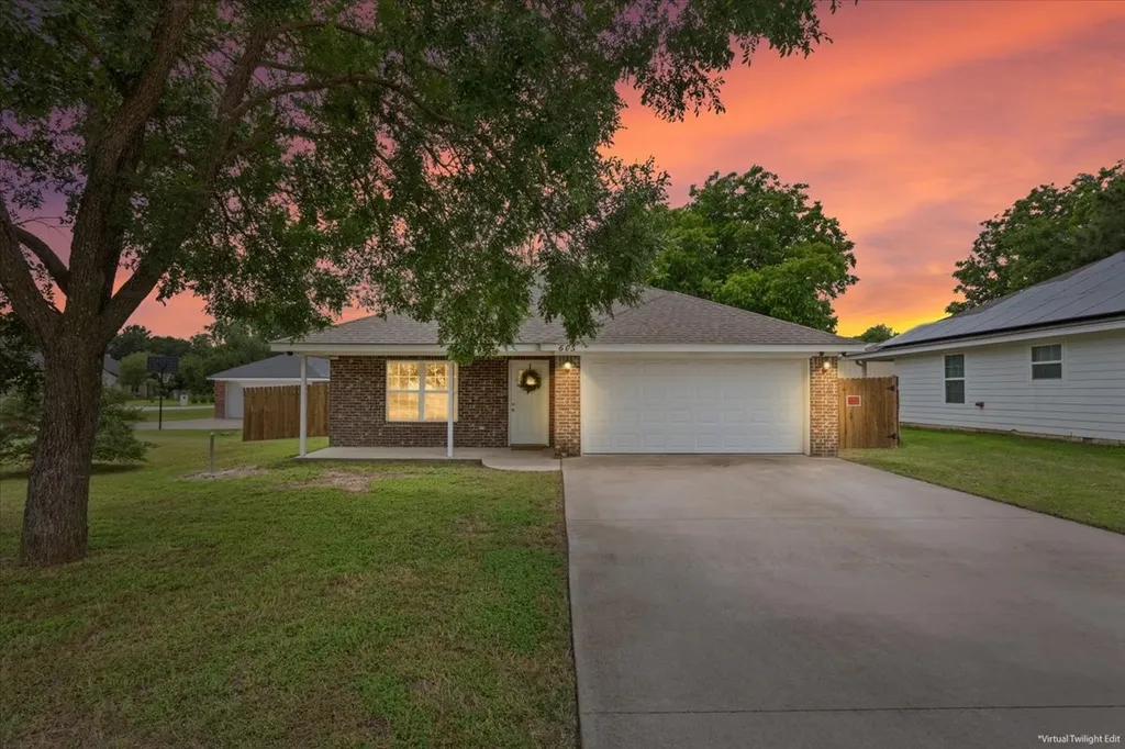 605 Powers Street Lacy Lakeview TX 76705