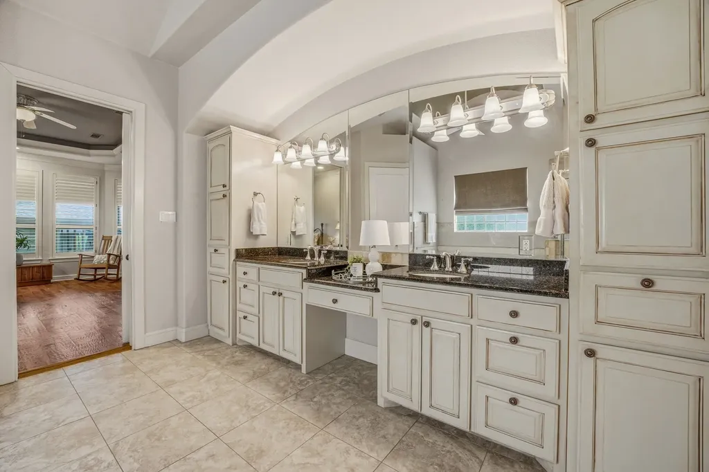 2707 Harborside Drive Granbury TX 76048