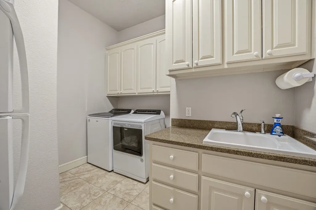 2707 Harborside Drive Granbury TX 76048