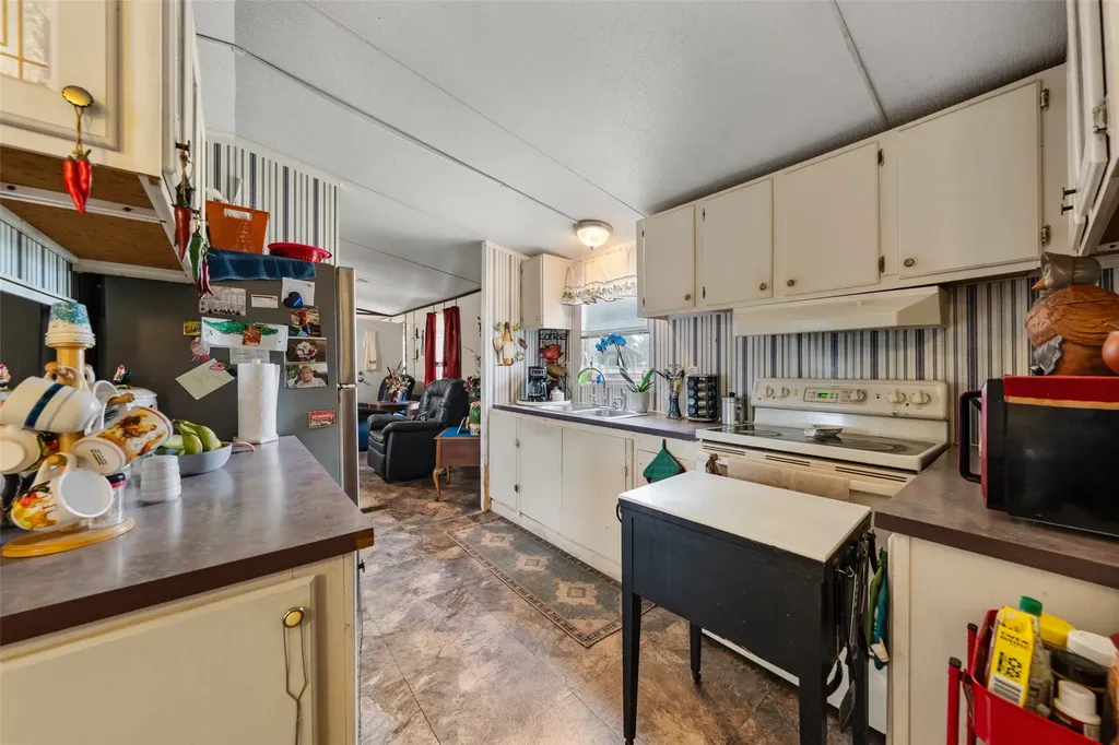 112 Woodlake Lane Axtell TX 76624