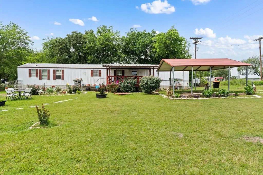 112 Woodlake Lane Axtell TX 76624