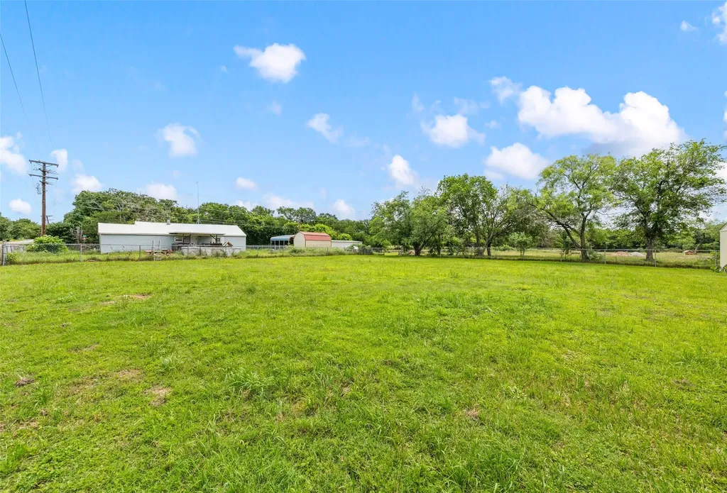 112 Woodlake Lane Axtell TX 76624