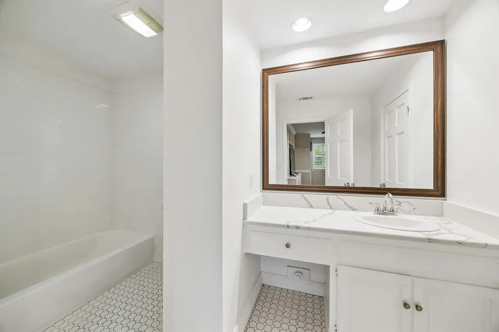 619 Sorita Circle Heath TX 75032
