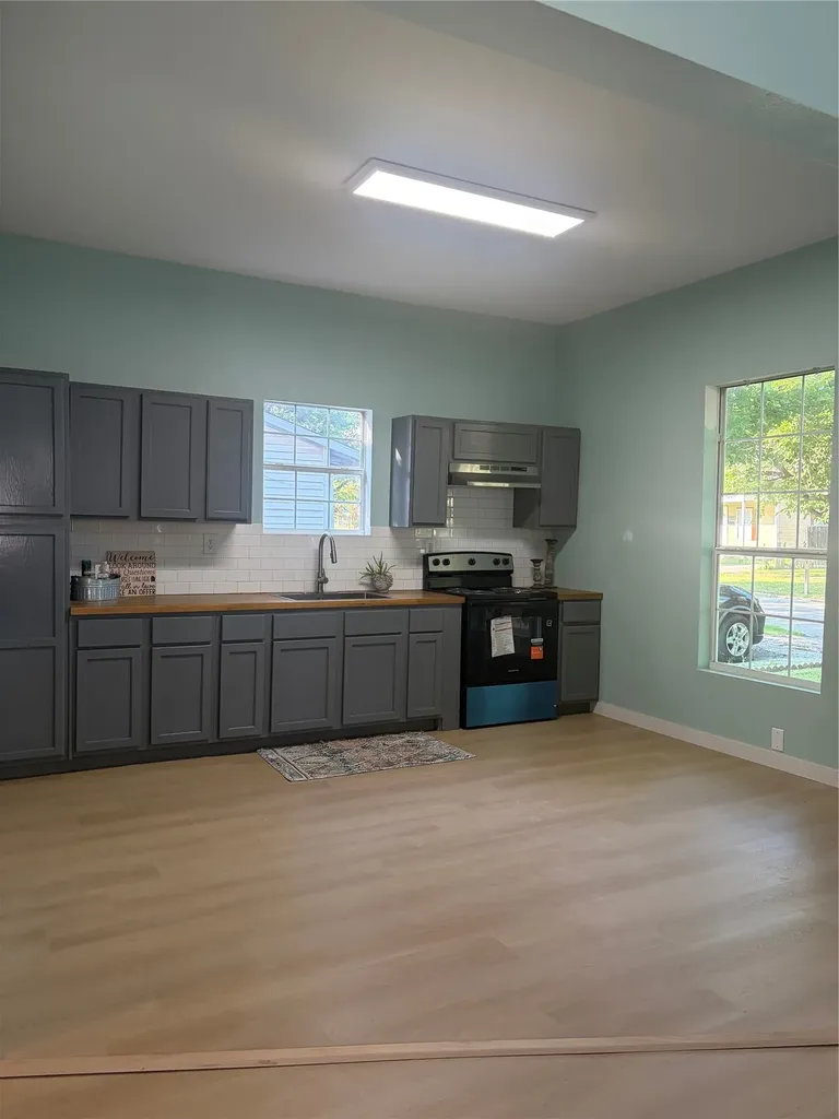 918 S Maxey Street Sherman TX 75090