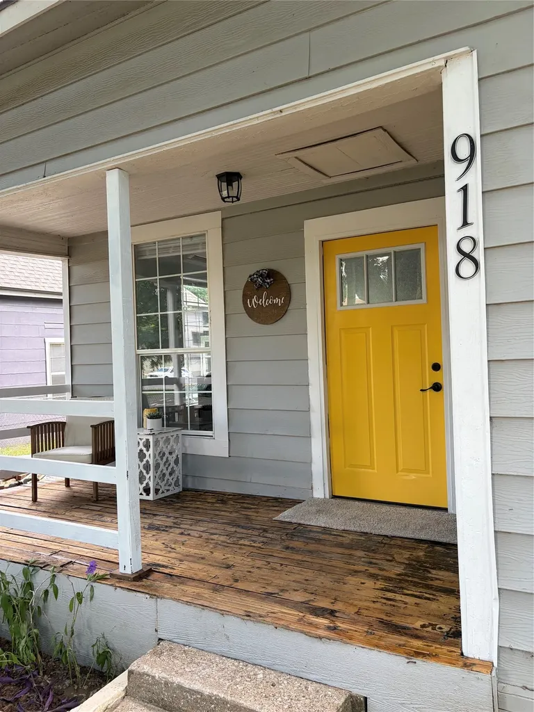 918 S Maxey Street Sherman TX 75090