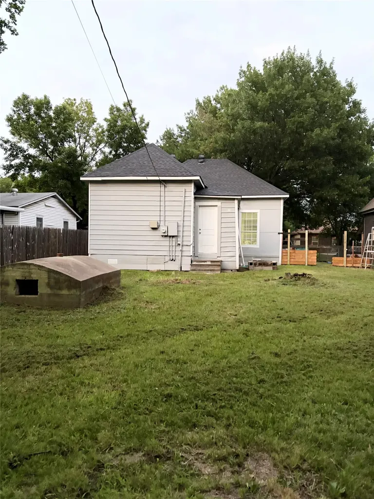 918 S Maxey Street Sherman TX 75090