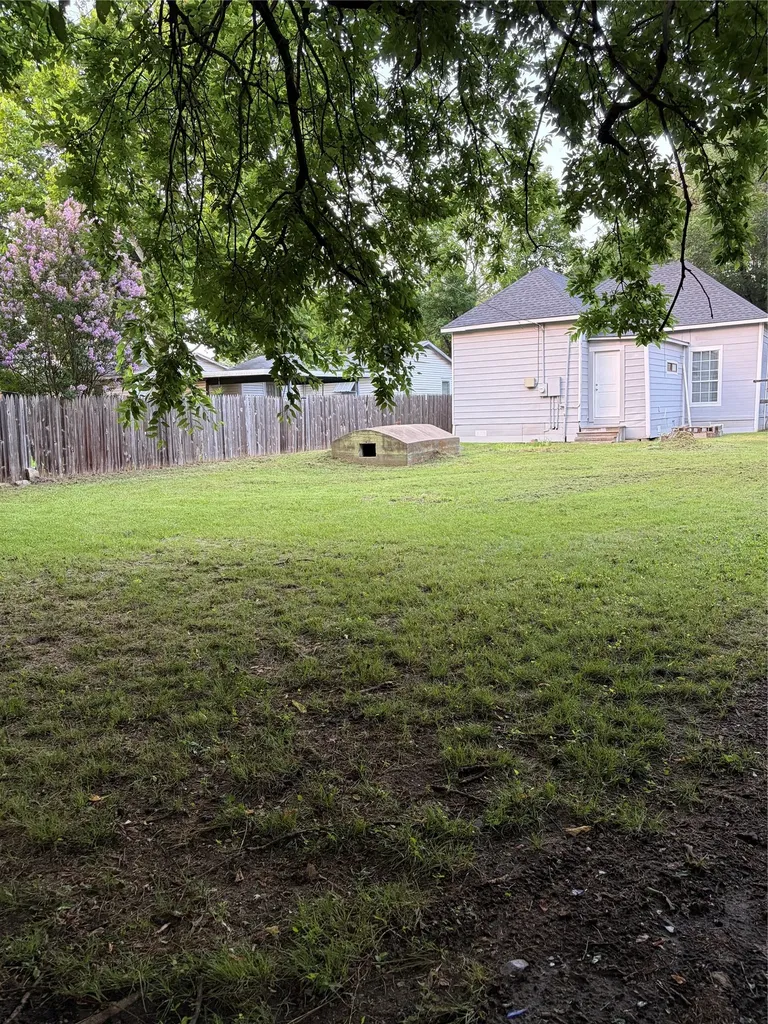 918 S Maxey Street Sherman TX 75090