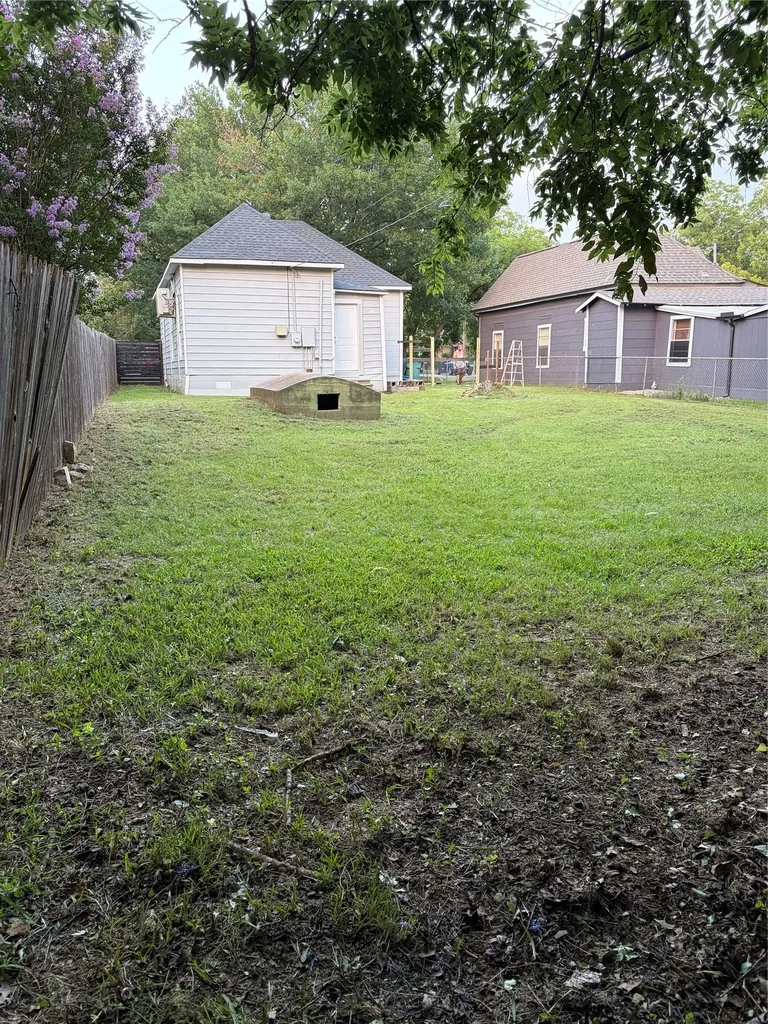 918 S Maxey Street Sherman TX 75090