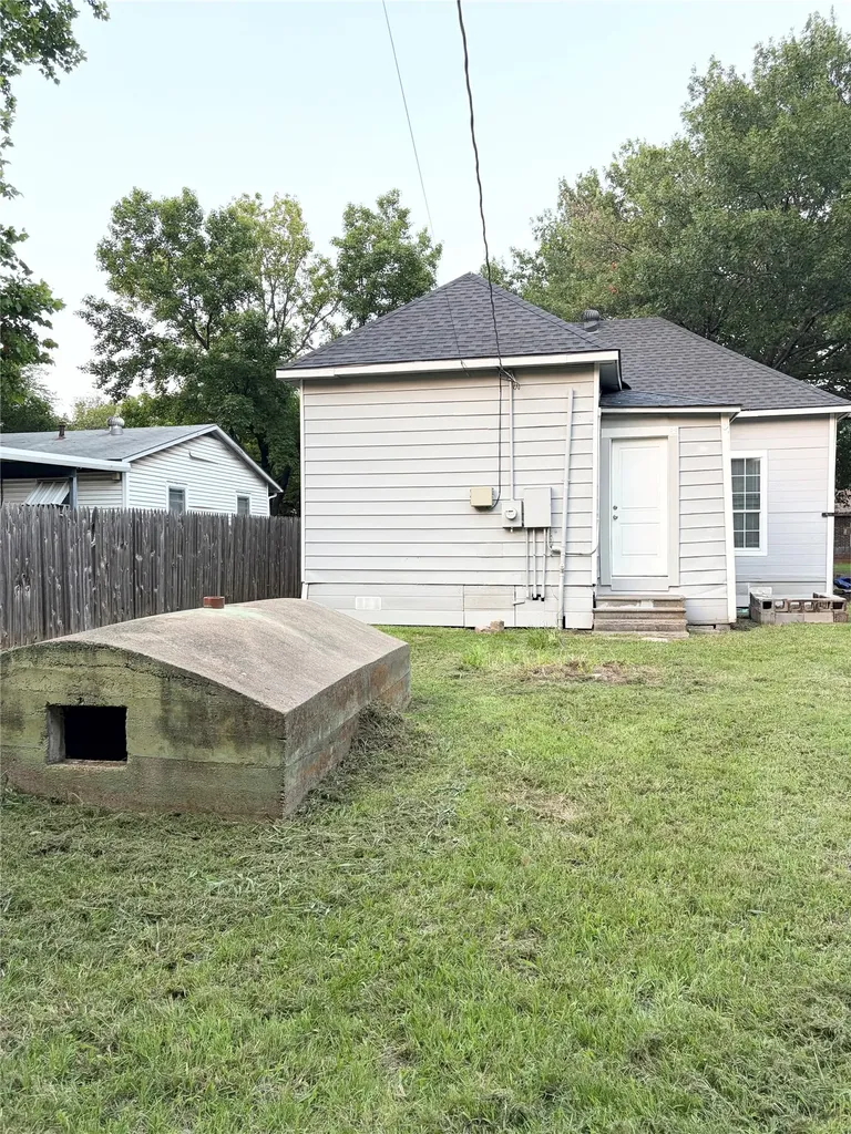 918 S Maxey Street Sherman TX 75090