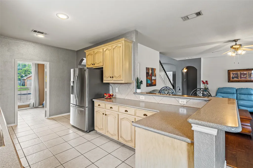 2715 Forest Lake Drive Grand Prairie TX 75052