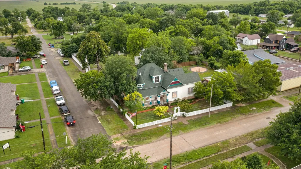 303 W Market Street Honey Grove TX 75446