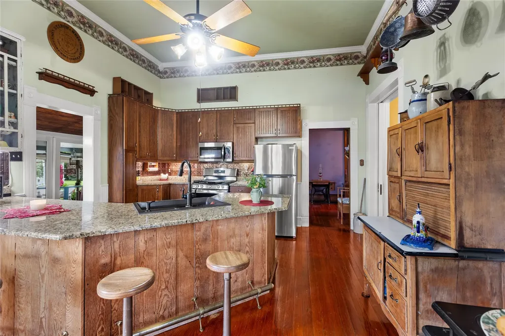 303 W Market Street Honey Grove TX 75446