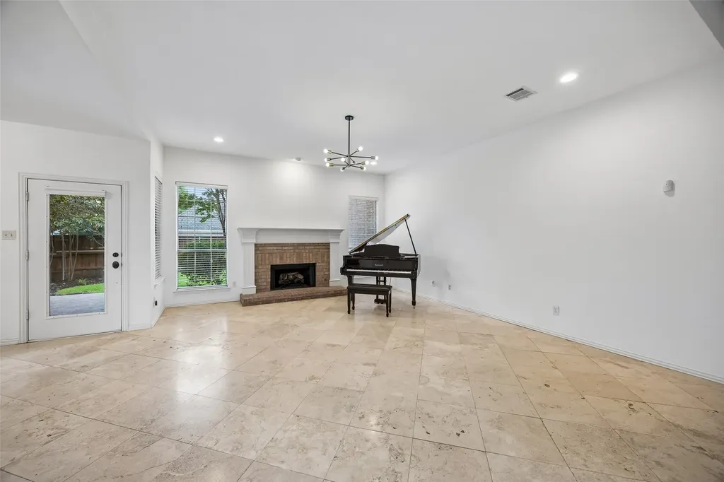 2701 Oates Drive Plano TX 75093