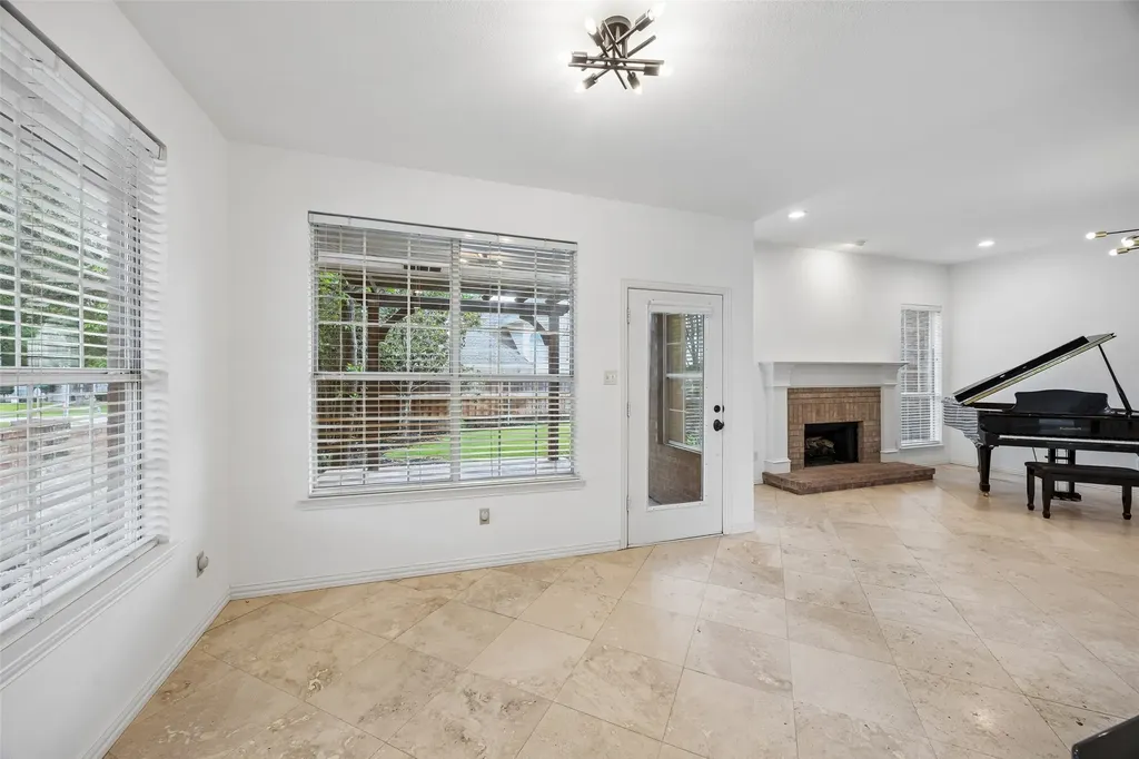 2701 Oates Drive Plano TX 75093