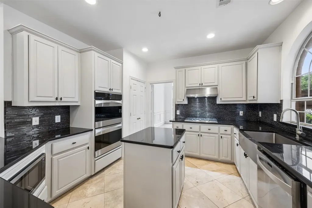 2701 Oates Drive Plano TX 75093