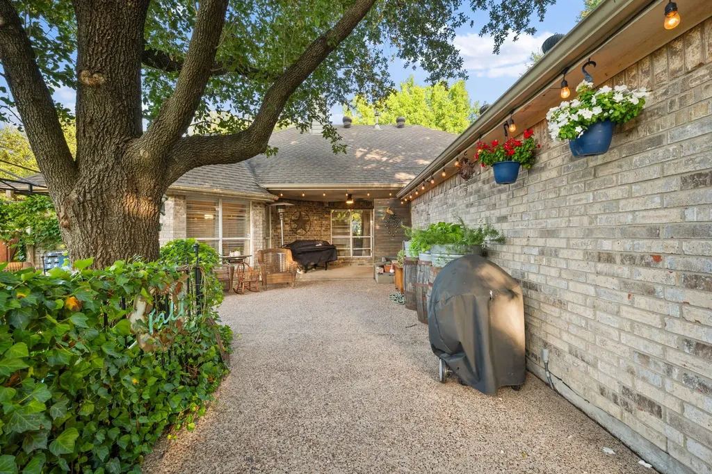400 Watters Crossing Court Allen TX 75013