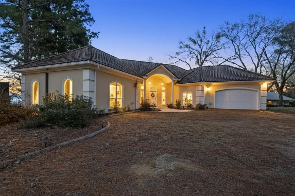 24901 County Road 4117 Berryville TX 75763