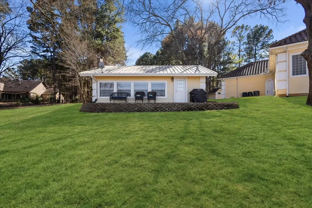 24901 County Road 4117 Berryville TX 75763