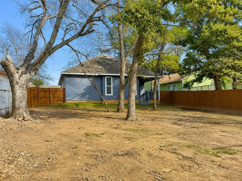 713 N Wood Street Denton TX 76209