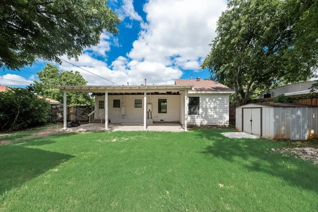 523 35th Street Grand Prairie TX 75050