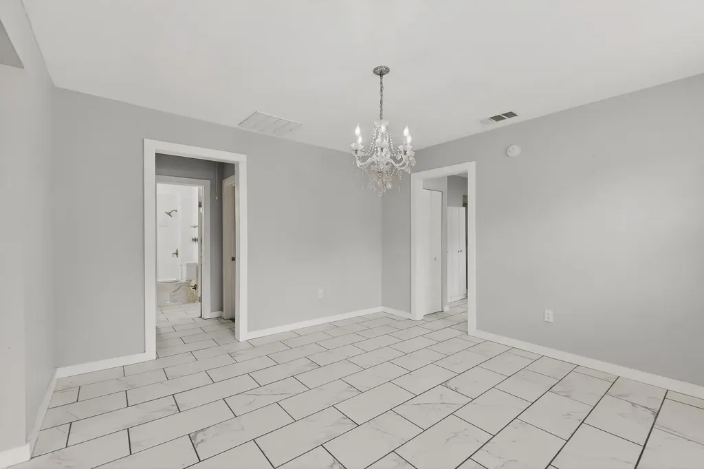 907 Ogden Avenue Cockrell Hill TX 75211