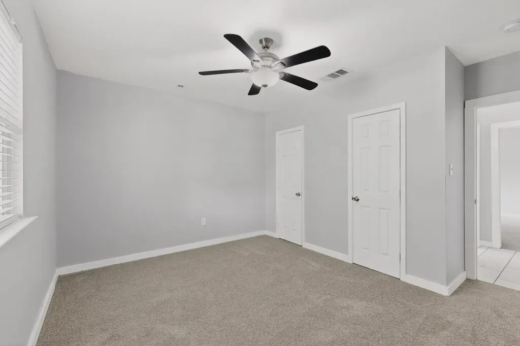 907 Ogden Avenue Cockrell Hill TX 75211