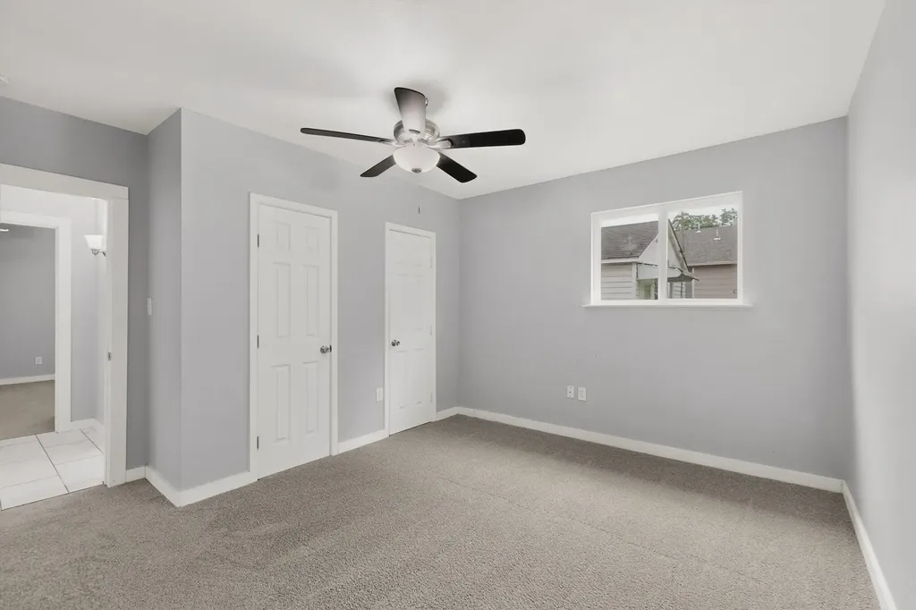 907 Ogden Avenue Cockrell Hill TX 75211